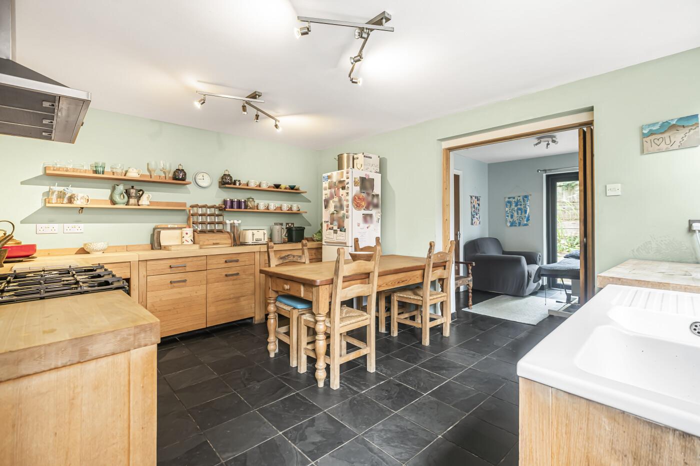 3 bed property in Shiplake Bottom, Henley-On-Thames